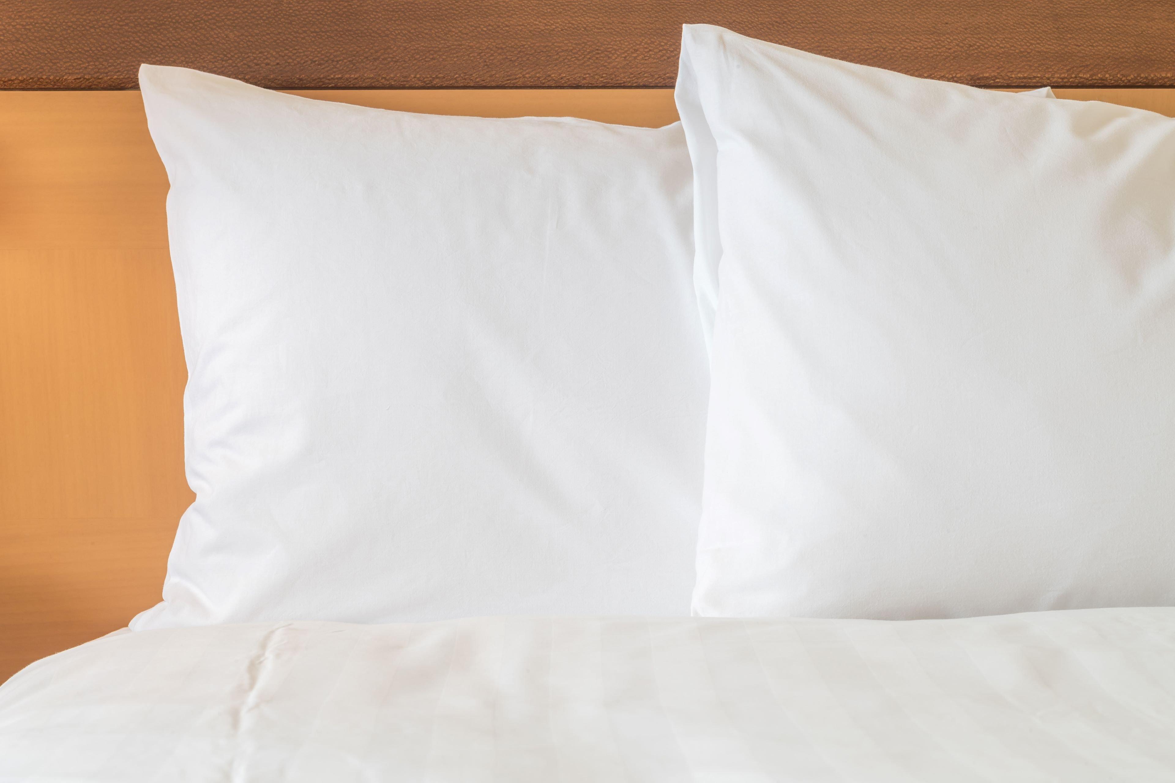 Intercontinental Wien By Ihg Dış mekan fotoğraf Two pillows on a bed
