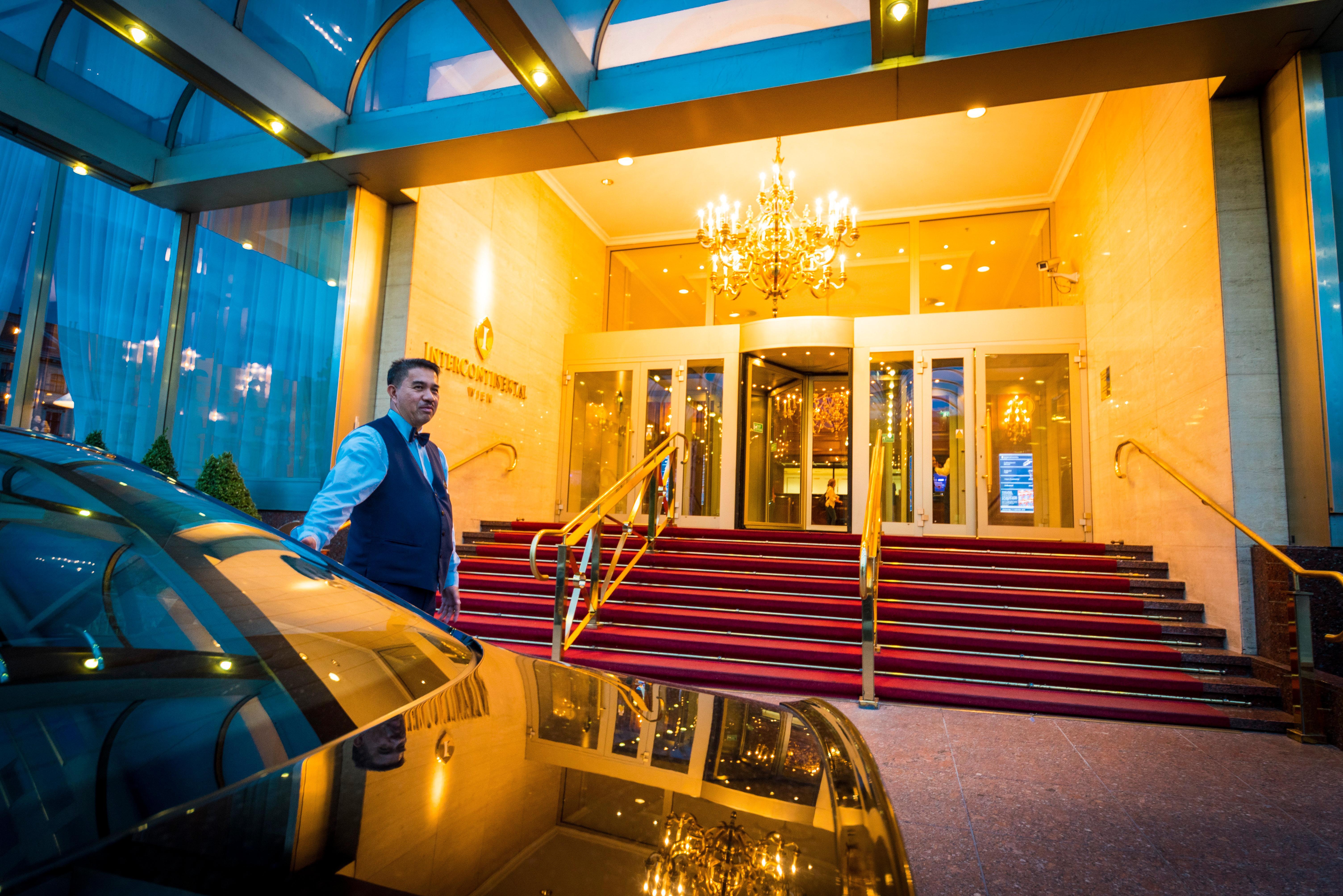 Intercontinental Wien By Ihg Dış mekan fotoğraf Entrance to the hotel
