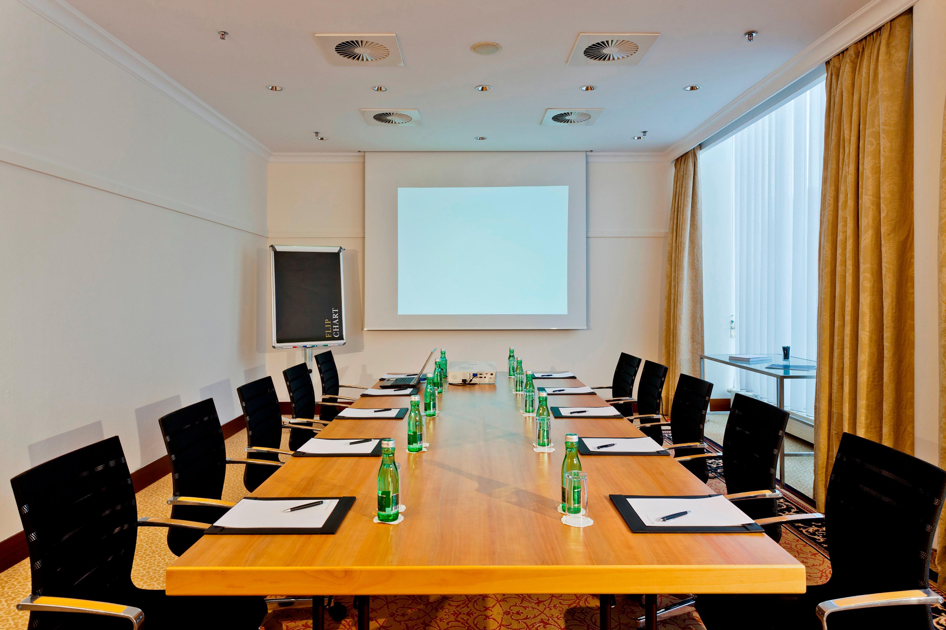Intercontinental Wien By Ihg Dış mekan fotoğraf A meeting room