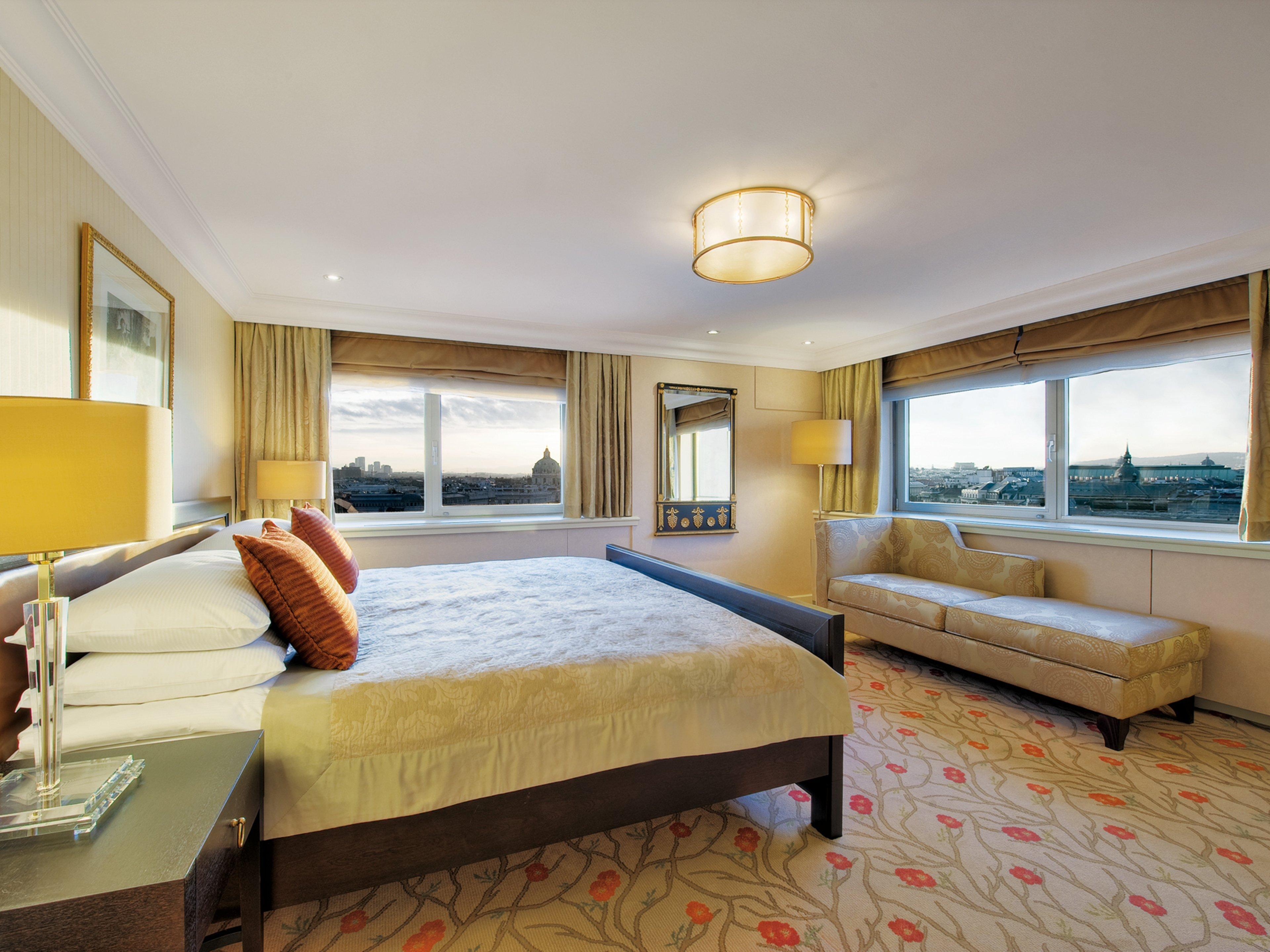Intercontinental Wien By Ihg Dış mekan fotoğraf A bedroom at the hotel