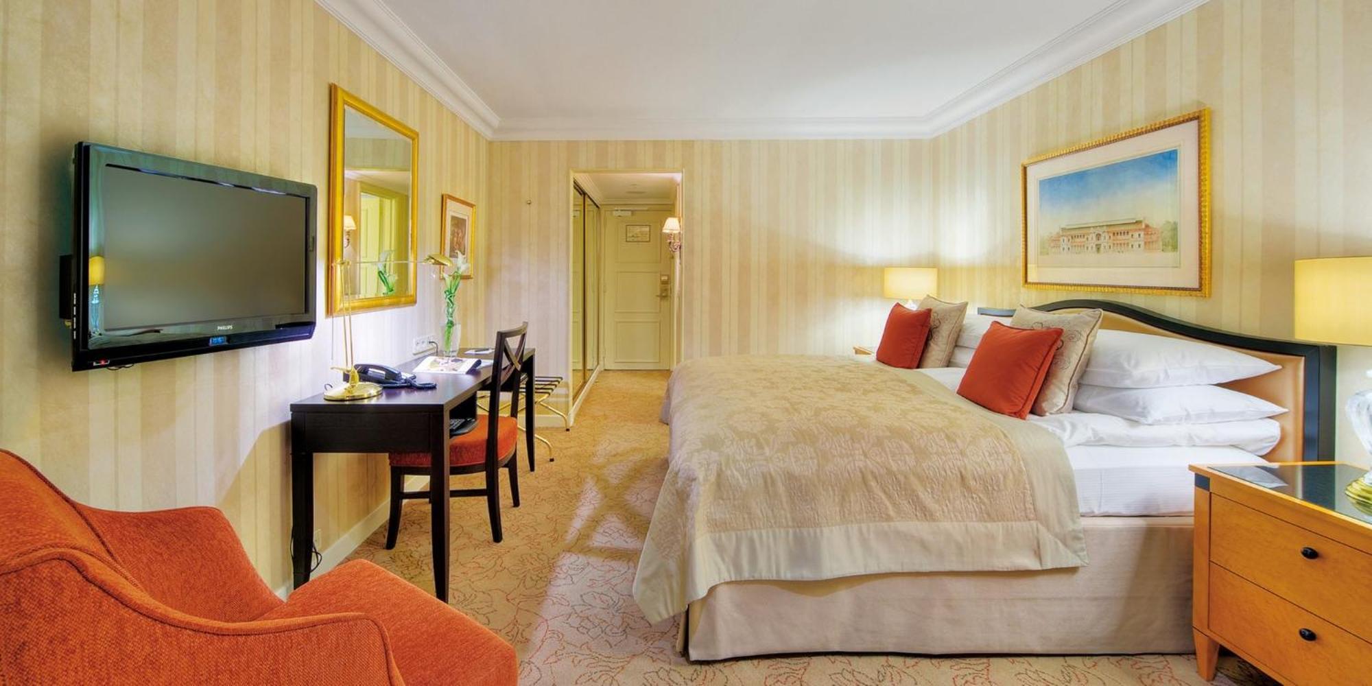 Intercontinental Wien By Ihg Dış mekan fotoğraf A room at the hotel